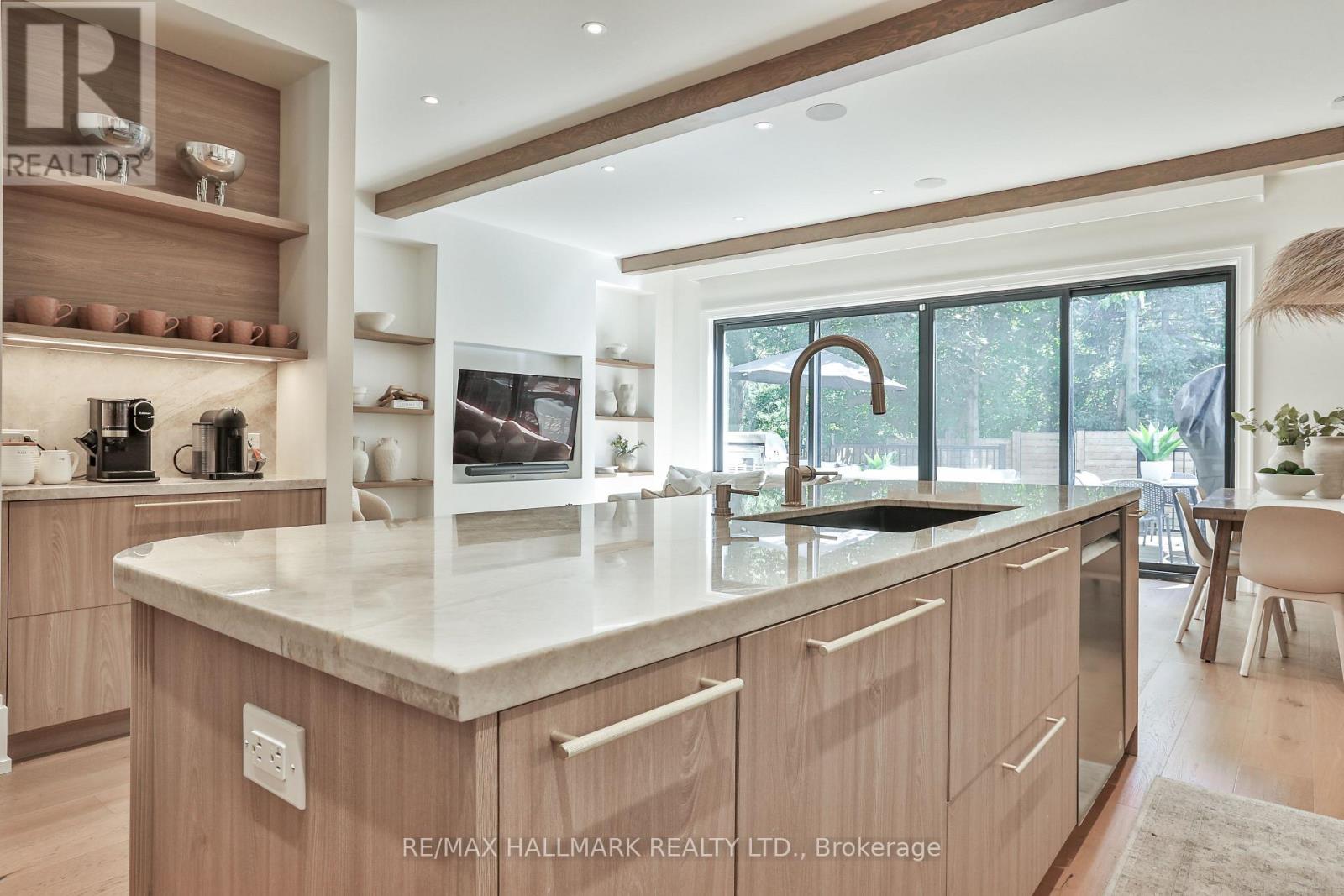 215 Ava Road, Toronto (Humewood-Cedarvale), Ontario  M6C 1W9 - Photo 14 - C13815096