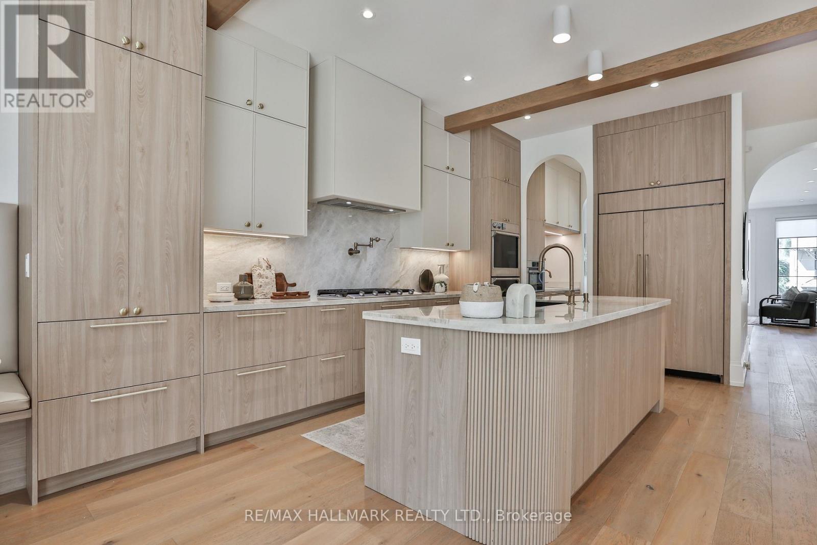 215 Ava Road, Toronto (Humewood-Cedarvale), Ontario  M6C 1W9 - Photo 15 - C13815096