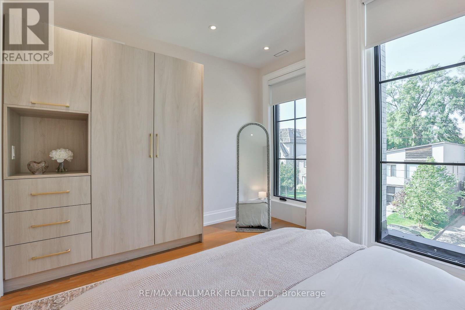 215 Ava Road, Toronto (Humewood-Cedarvale), Ontario  M6C 1W9 - Photo 32 - C13815096