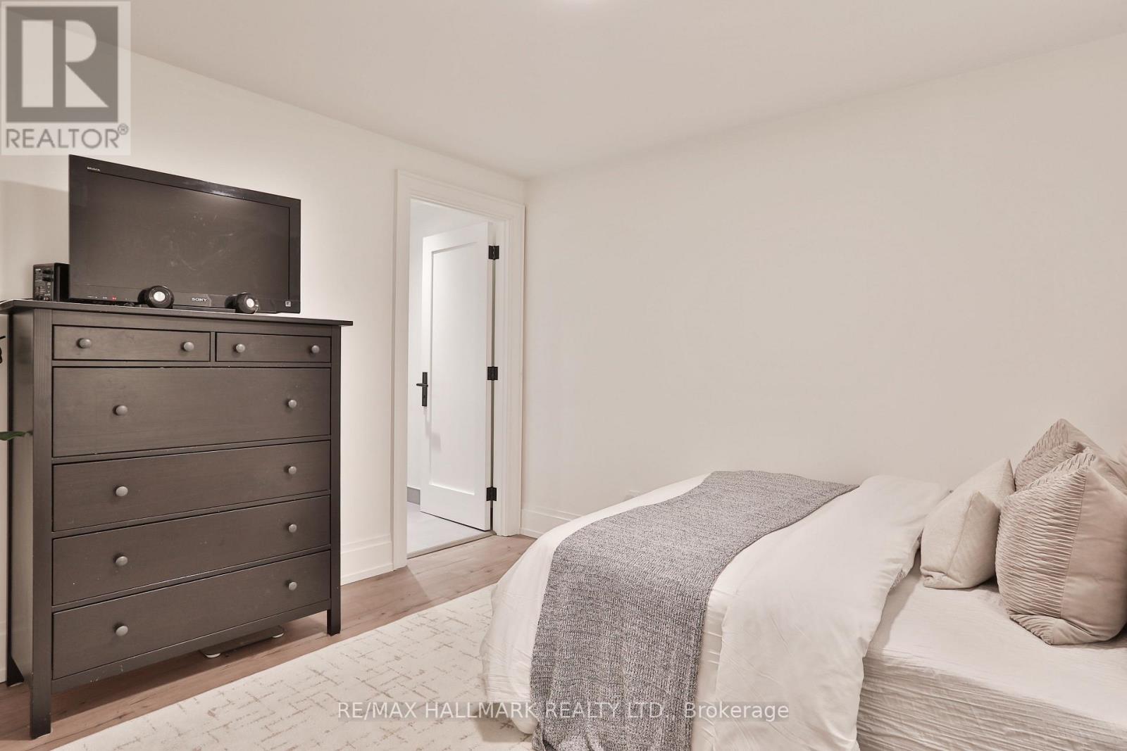 215 Ava Road, Toronto (Humewood-Cedarvale), Ontario  M6C 1W9 - Photo 43 - C13815096