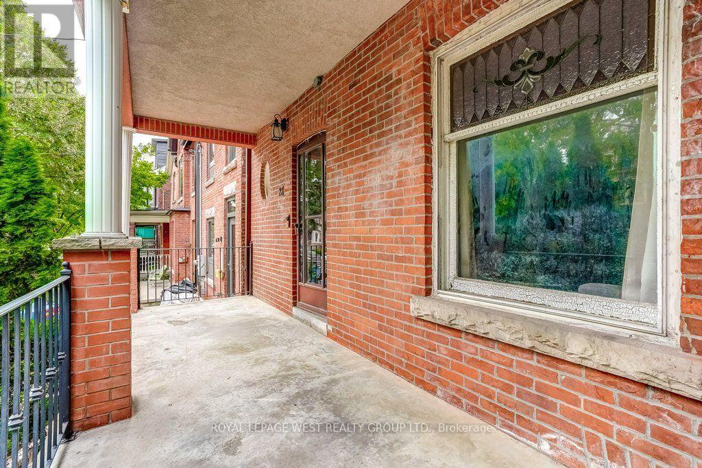 28 Concord Avenue, Toronto, Ontario  M6H 2P1 - Photo 2 - C13815098