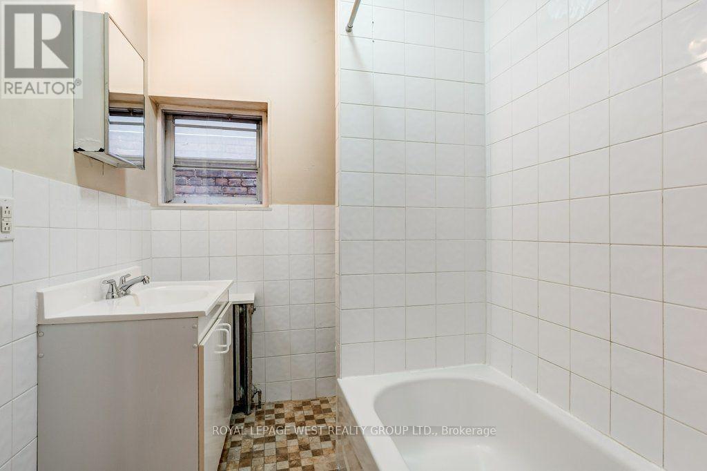 28 Concord Avenue, Toronto, Ontario  M6H 2P1 - Photo 21 - C13815098