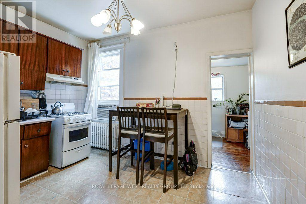 28 Concord Avenue, Toronto, Ontario  M6H 2P1 - Photo 5 - C13815098