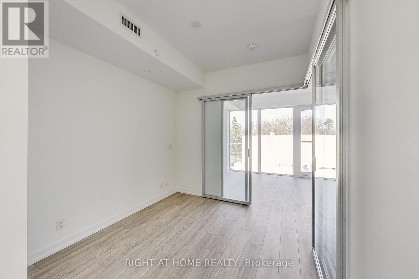 519 - 2020 BATHURST STREET