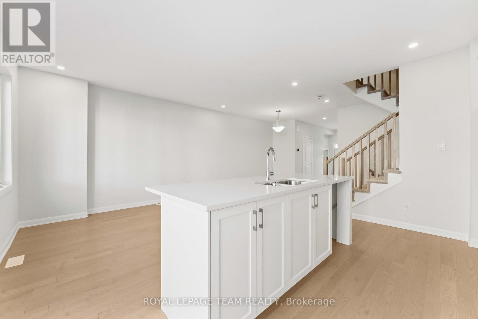 955 Locomotion Lane, Ottawa, Ontario  K2V 0V4 - Photo 11 - X12719908
