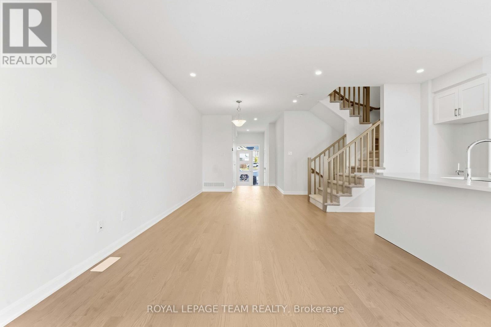 955 Locomotion Lane, Ottawa, Ontario  K2V 0V4 - Photo 6 - X12719908