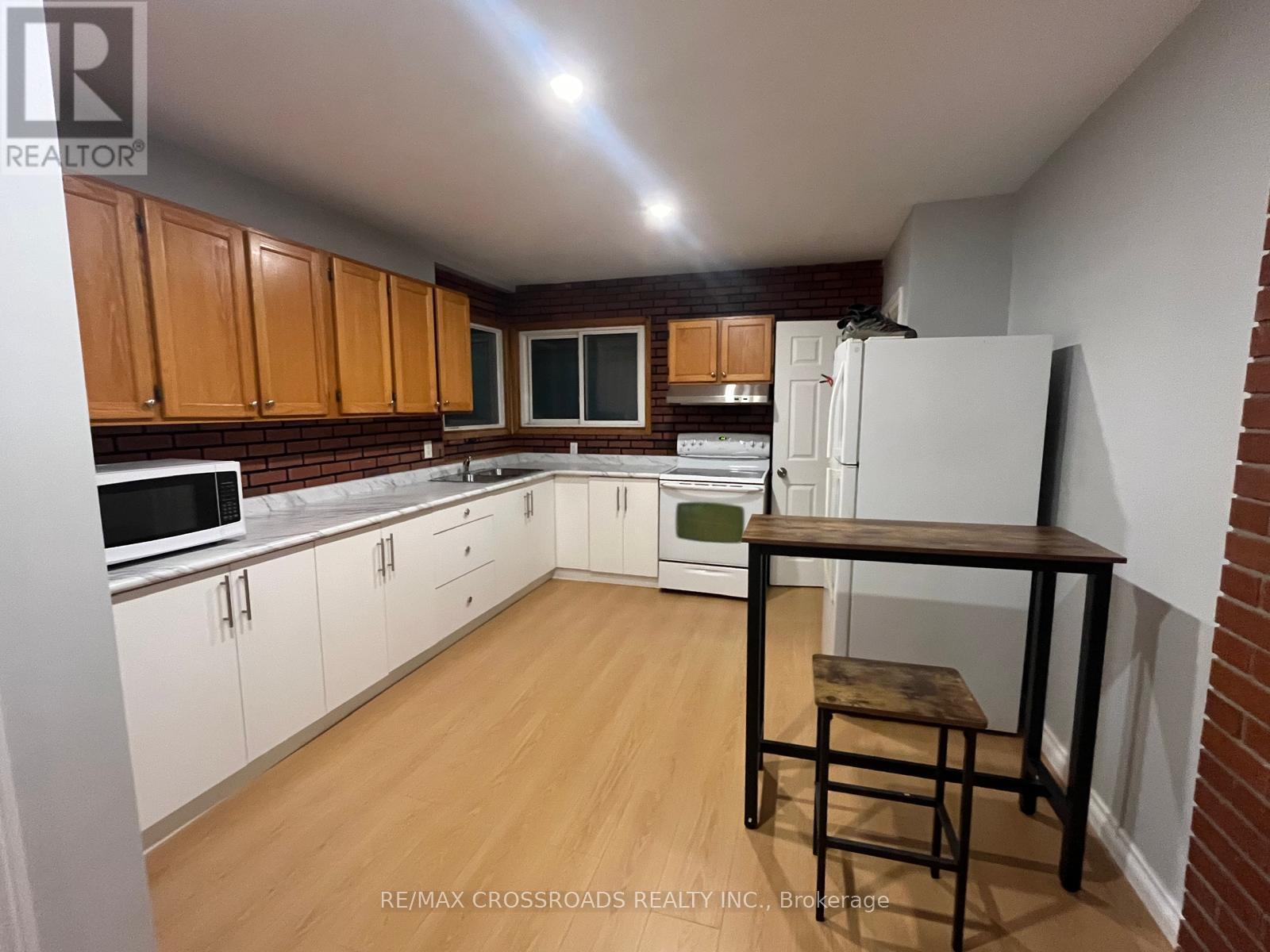 220 Mcnaughton Avenue, Oshawa, Ontario  L1H 3B6 - Photo 10 - E13815082