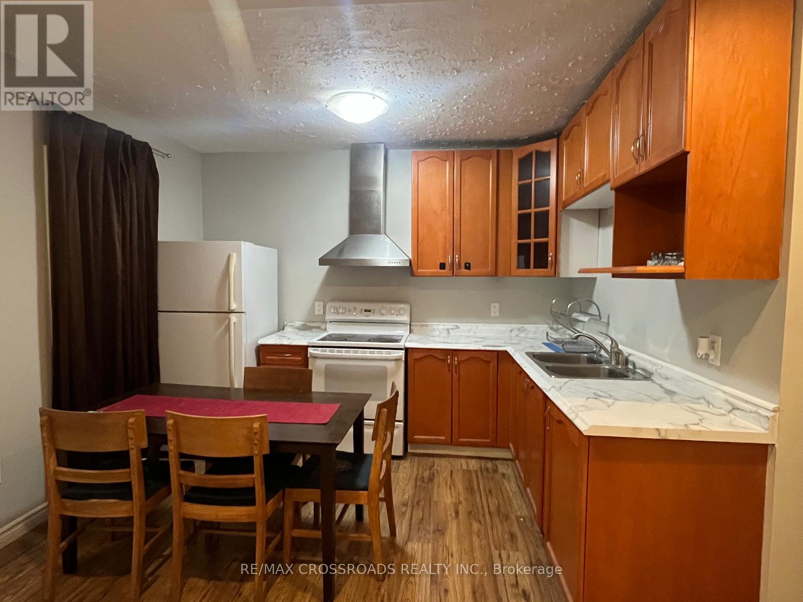220 Mcnaughton Avenue, Oshawa, Ontario  L1H 3B6 - Photo 3 - E13815082