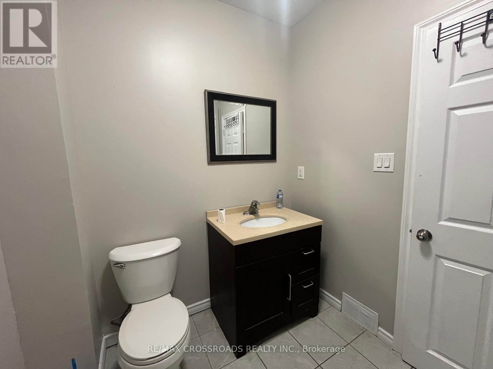 220 Mcnaughton Avenue, Oshawa, Ontario  L1H 3B6 - Photo 7 - E13815082