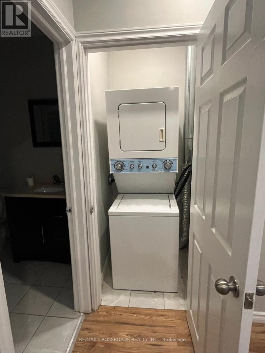 220 Mcnaughton Avenue, Oshawa, Ontario  L1H 3B6 - Photo 9 - E13815082