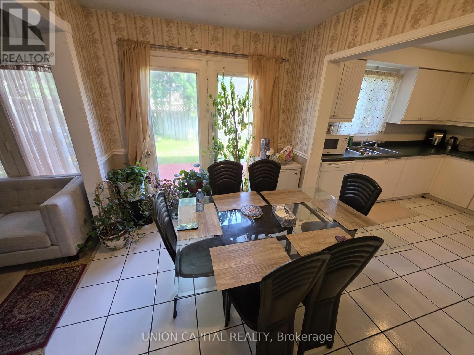 2363 Strathmore Crescent, Pickering, Ontario  L1X 2H3 - Photo 15 - E13815126