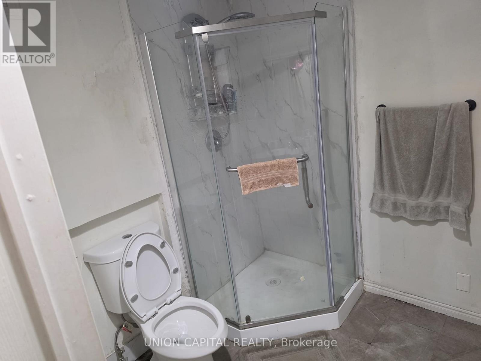 2363 Strathmore Crescent, Pickering, Ontario  L1X 2H3 - Photo 34 - E13815126