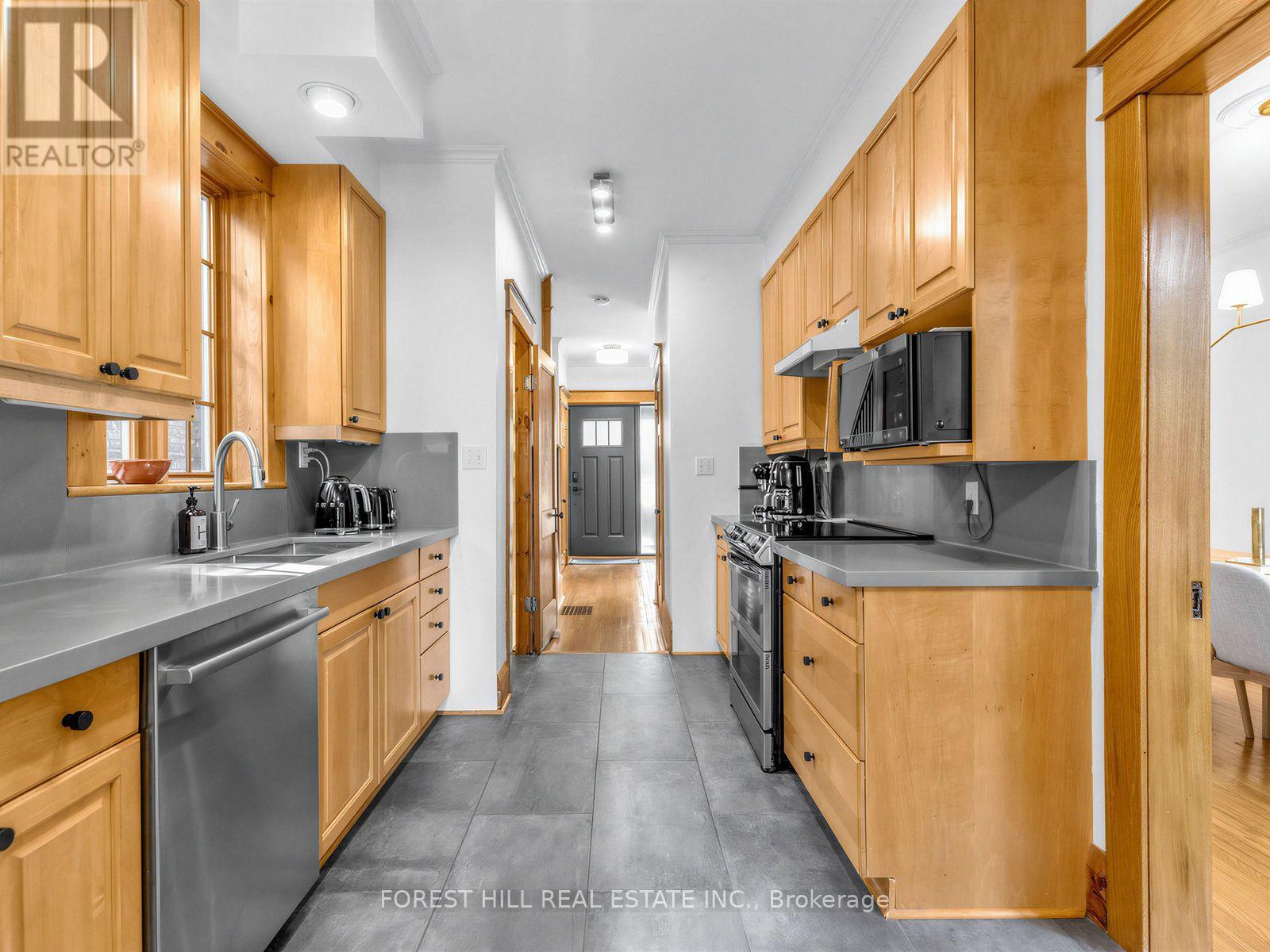 98 Gates Avenue, Toronto, Ontario  M4C 1T3 - Photo 11 - E13815178
