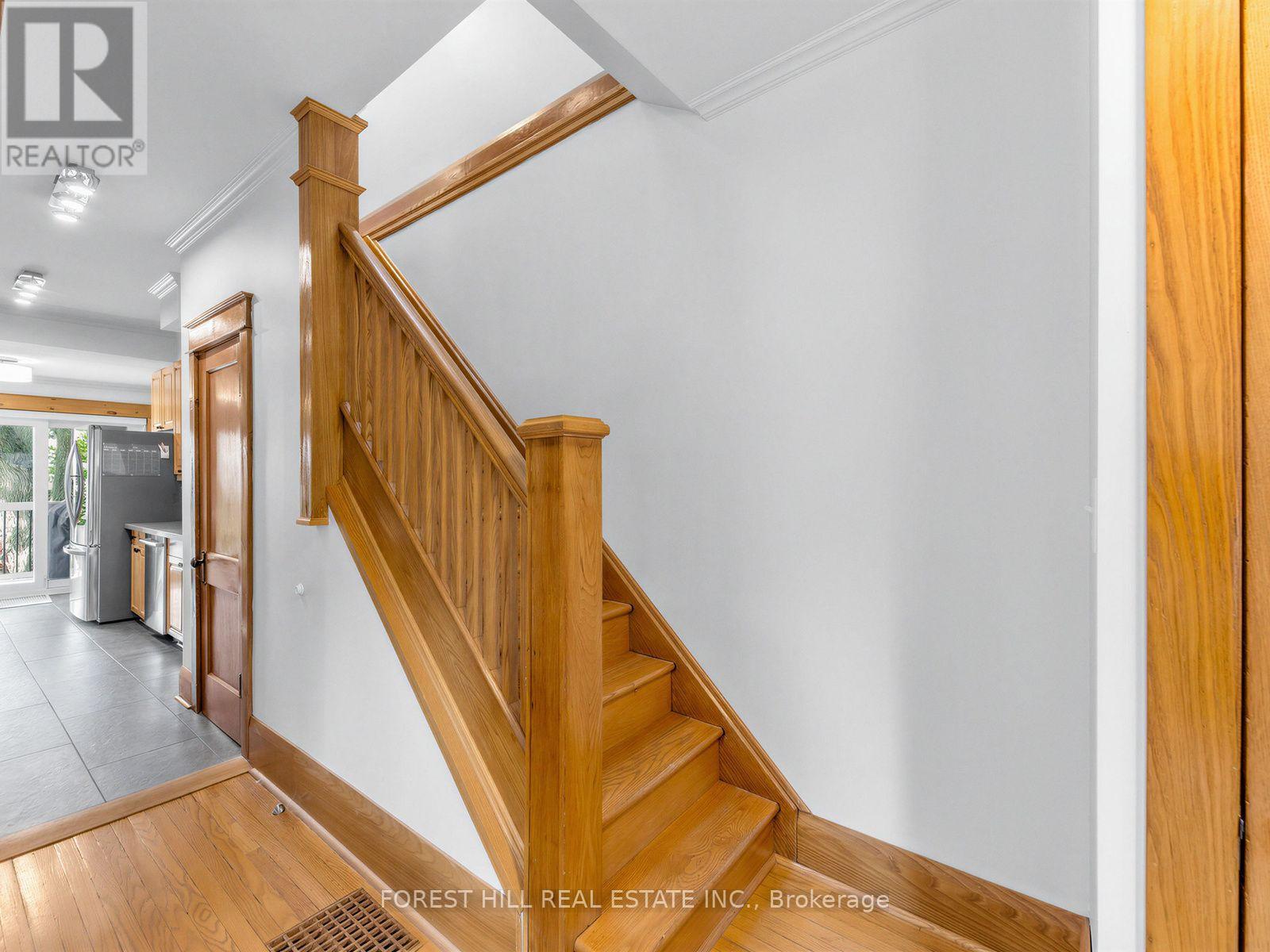 98 Gates Avenue, Toronto, Ontario  M4C 1T3 - Photo 17 - E13815178