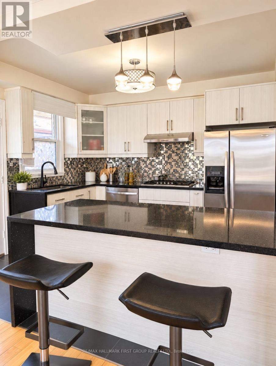 826 Brimorton Drive, Toronto, Ontario  M1G 2S9 - Photo 4 - E13815222