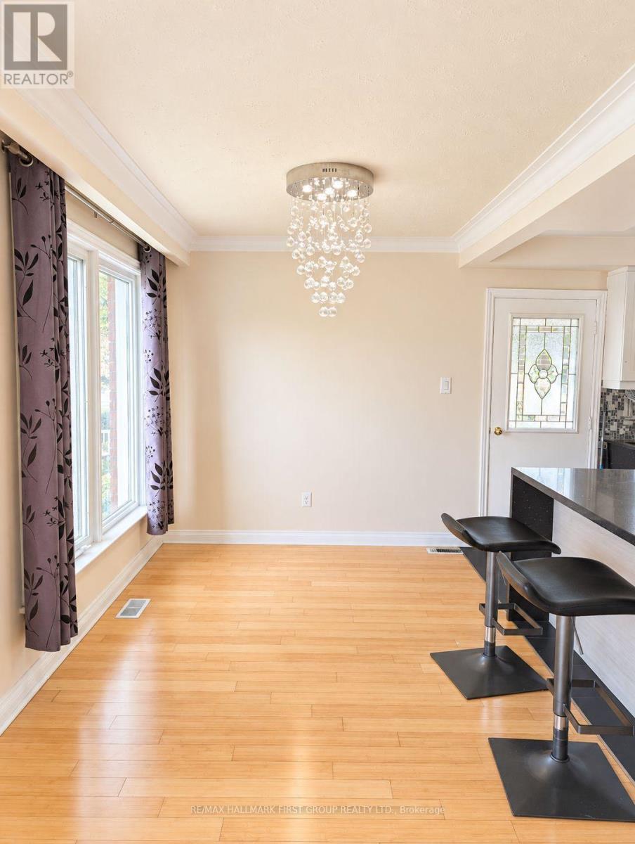 826 Brimorton Drive, Toronto, Ontario  M1G 2S9 - Photo 7 - E13815222