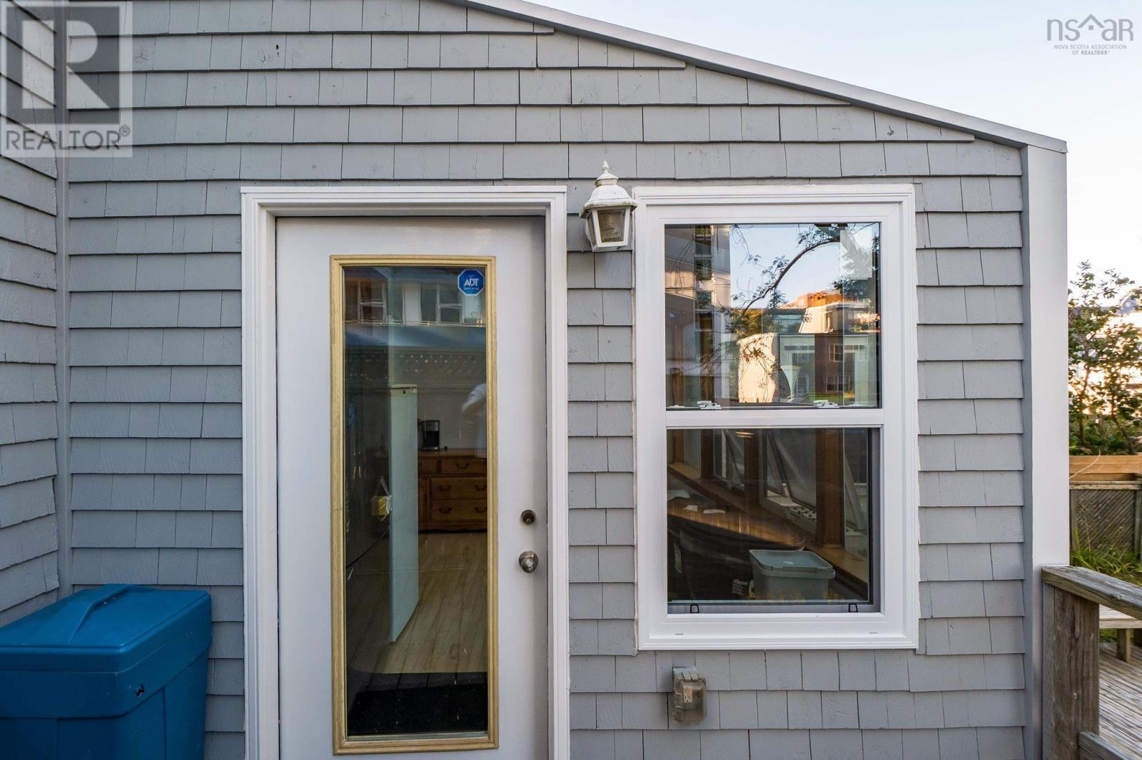 1531 Lemarchant Street, Halifax, Nova Scotia  B3H 3R2 - Photo 30 - 202624036