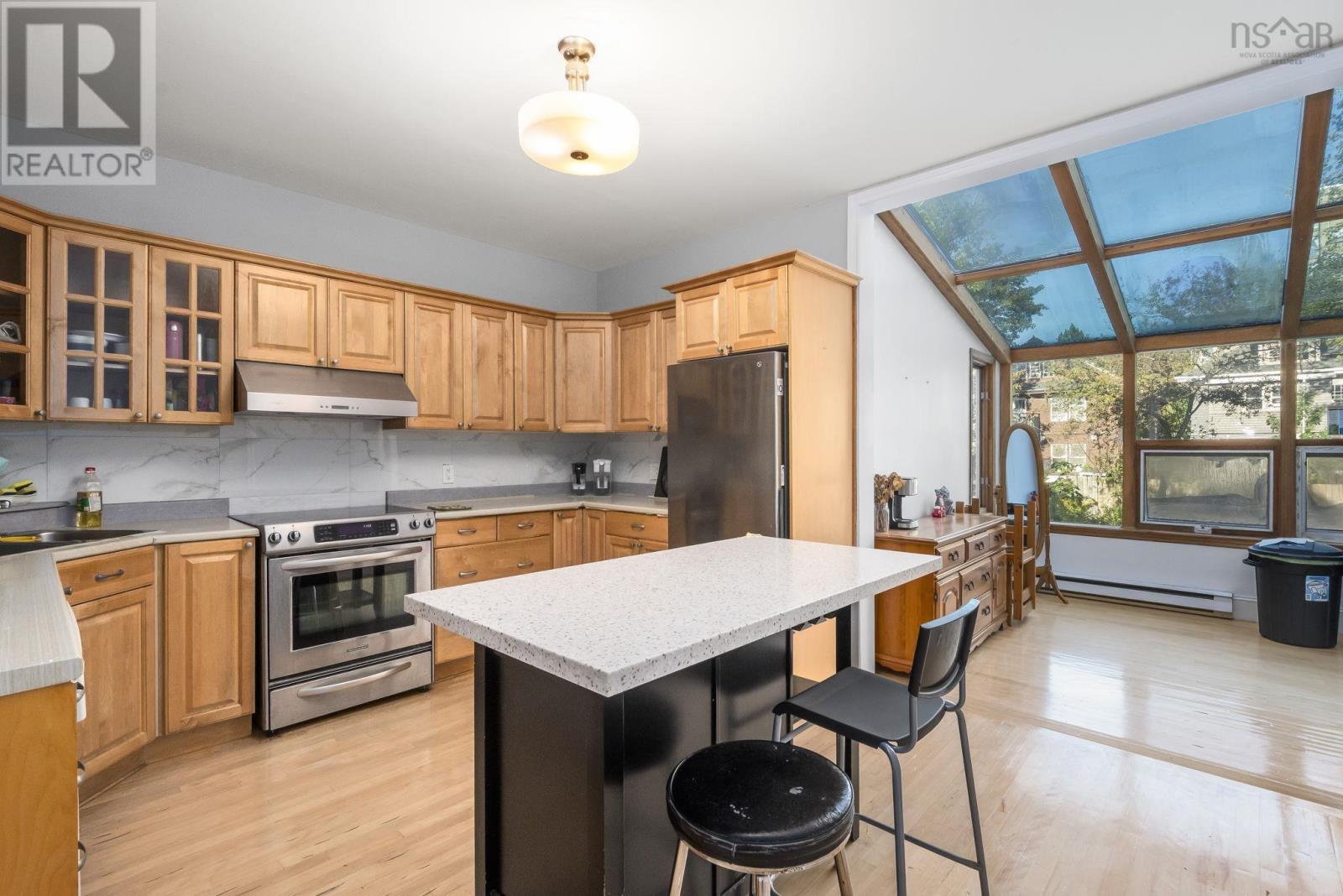1531 Lemarchant Street, Halifax, Nova Scotia  B3H 3R2 - Photo 8 - 202624036