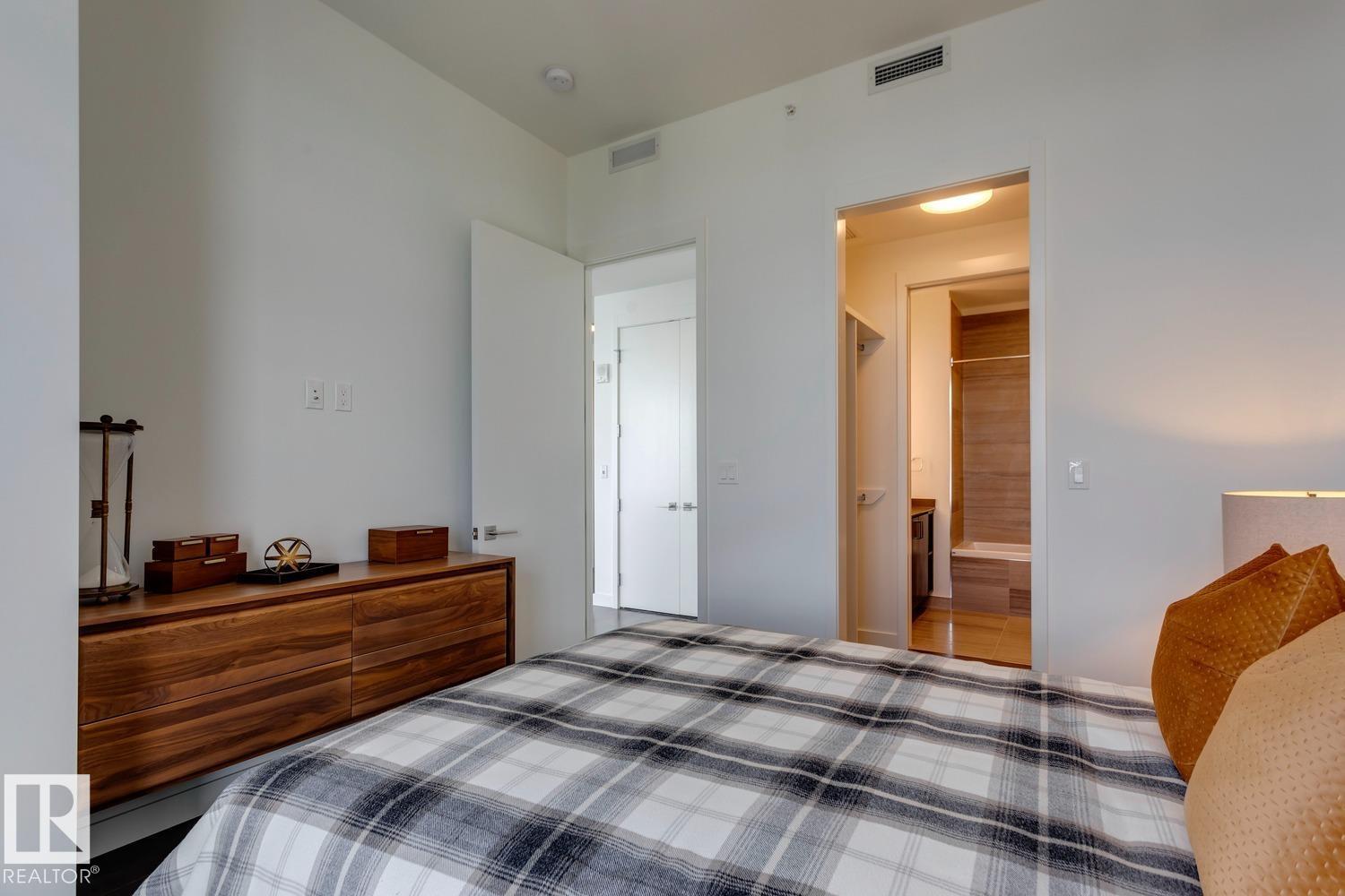 #4404 10360 102 ST NW photo 35
