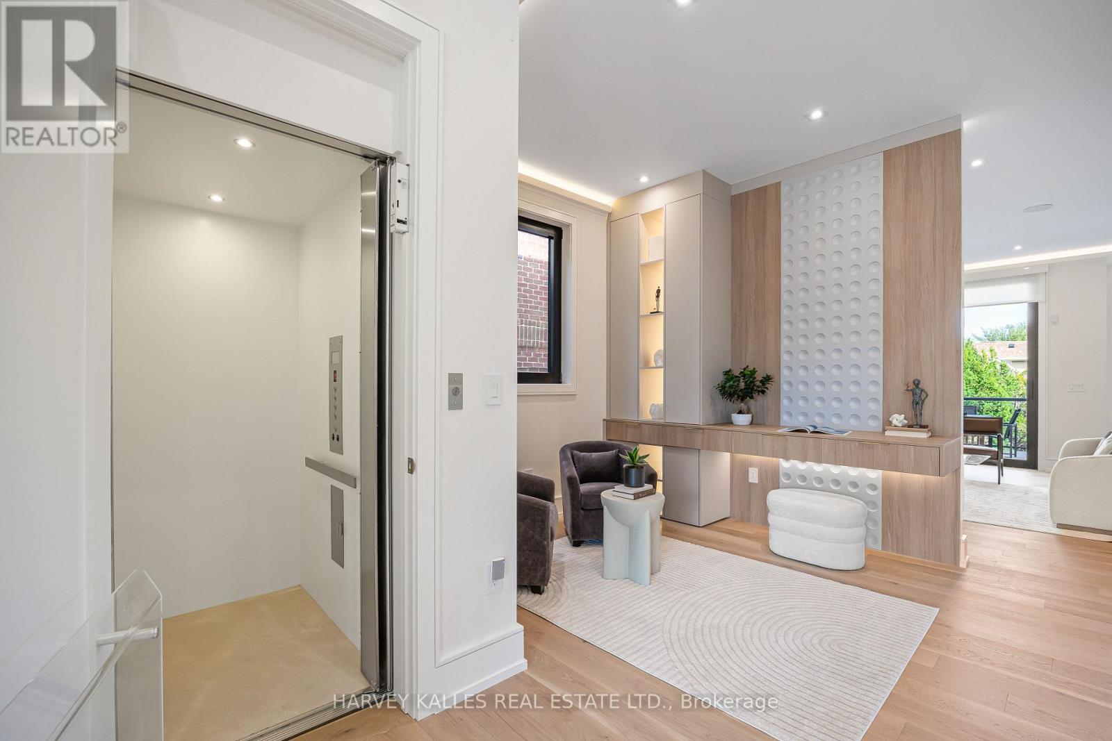 449 Elm Road, Toronto, Ontario  M5M 3W8 - Photo 18 - C13814726