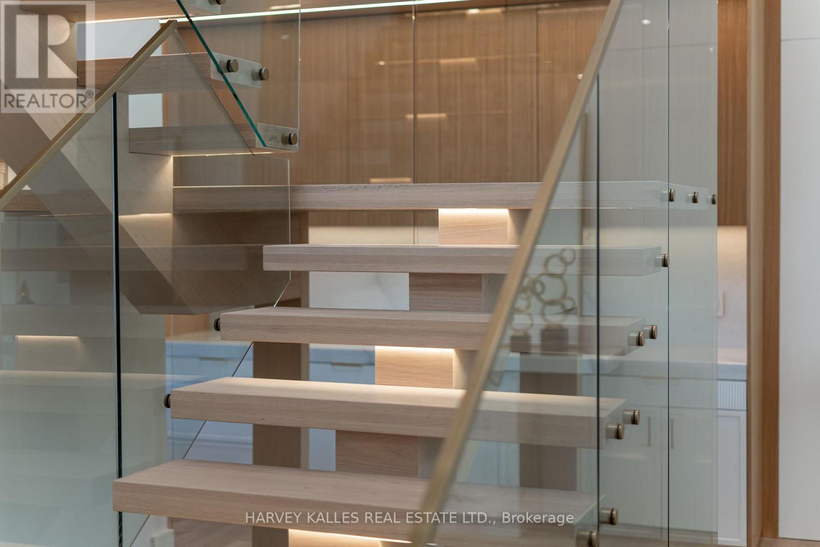 449 Elm Road, Toronto, Ontario  M5M 3W8 - Photo 21 - C13814726