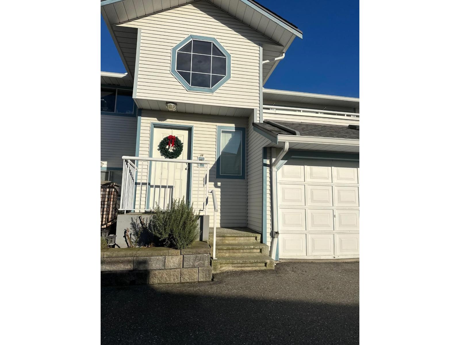 18 19797 64 Avenue, Langley, British Columbia  V2Y 1G9 - Photo 2 - R3167870