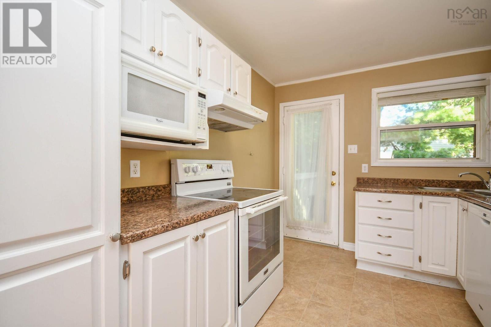 17 Fury Drive, Dartmouth, Nova Scotia  B3A 4Y2 - Photo 13 - 202624043