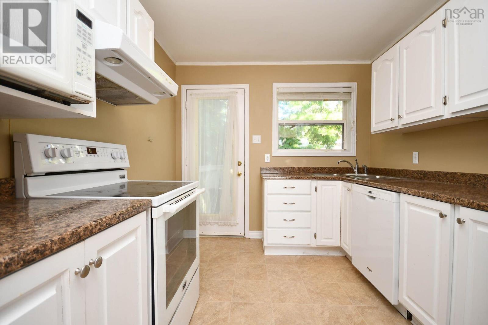 17 Fury Drive, Dartmouth, Nova Scotia  B3A 4Y2 - Photo 14 - 202624043
