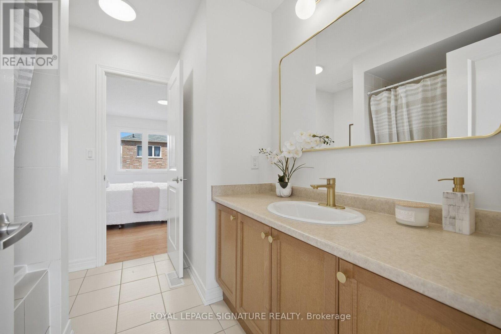 8 Farmhouse Crescent, Richmond Hill, Ontario  L4E 0K1 - Photo 35 - N13815248