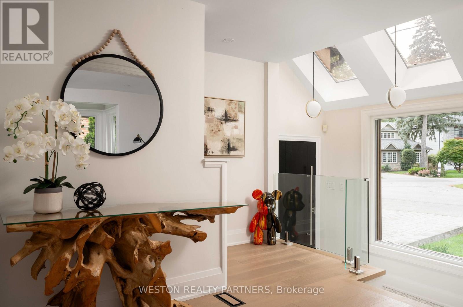 19 Mattice Road, Toronto, Ontario  M9A 1E1 - Photo 4 - W13815124