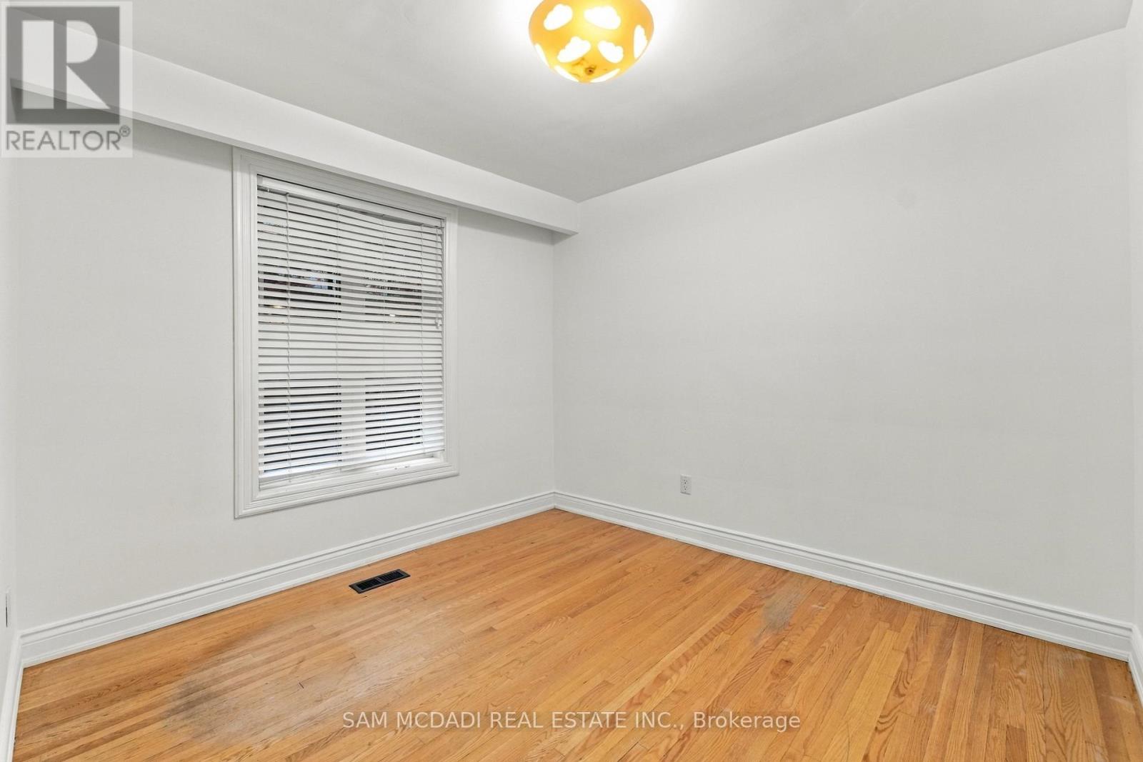1459 Birchwood Drive, Mississauga, Ontario  L5J 1T3 - Photo 20 - W13815128