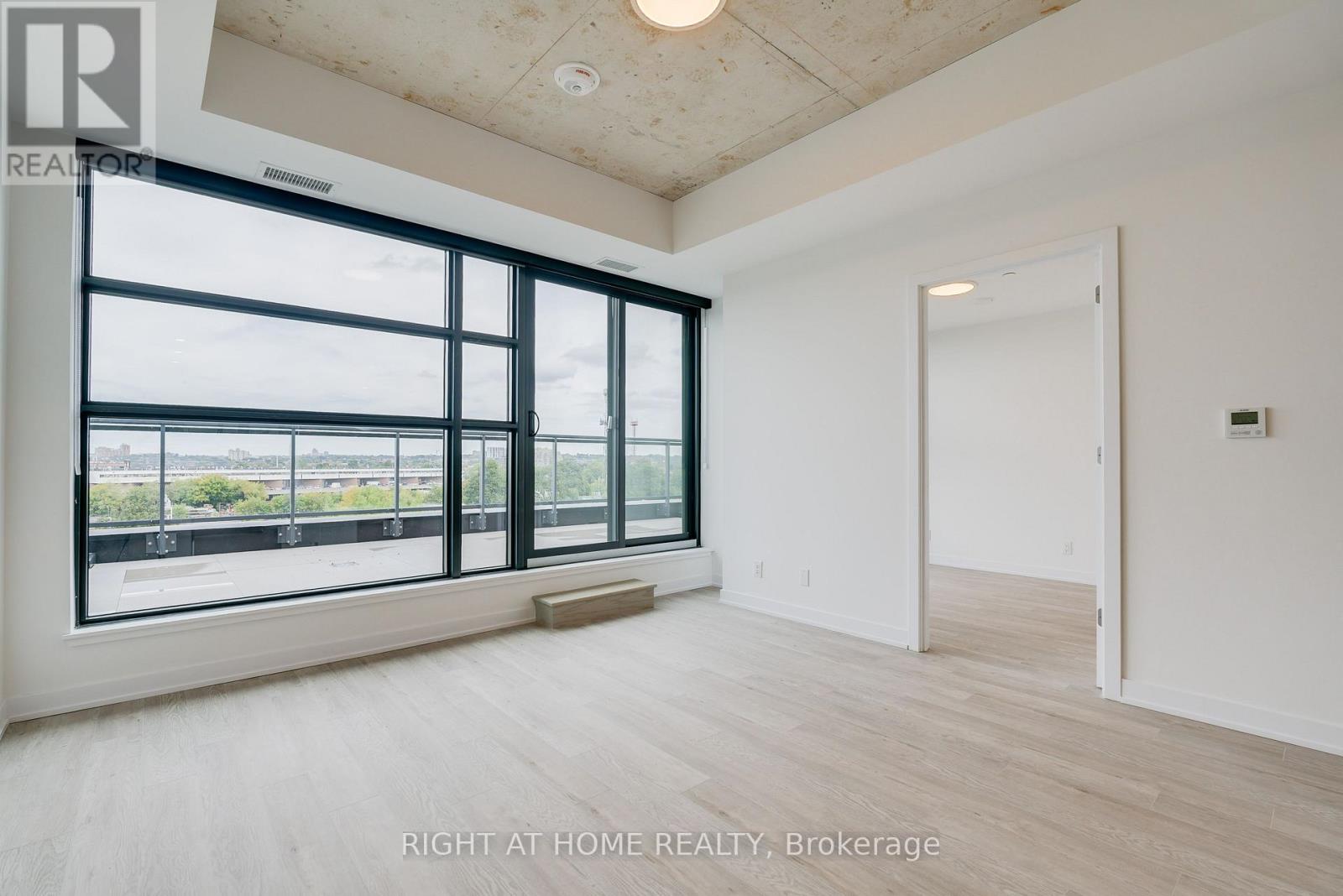 605 - 2946 Dundas Street W, Toronto, Ontario  M6P 1Y8 - Photo 11 - W13815134