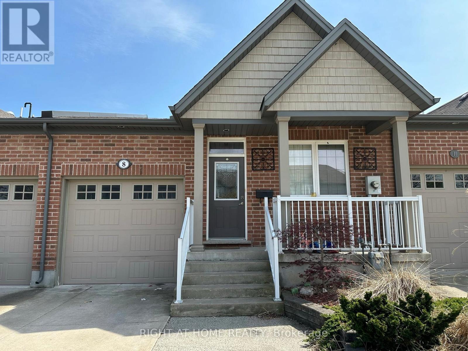 8 Glory Hill Road, St. Catharines, Ontario  L2P 0C6 - Photo 1 - X13815034