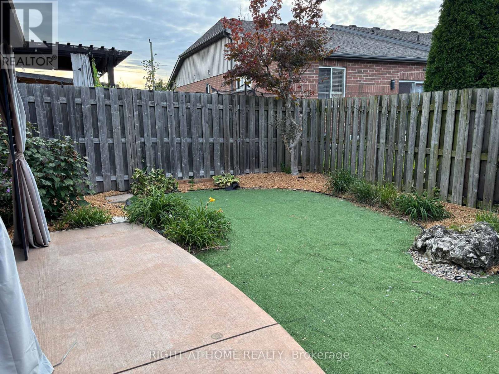8 Glory Hill Road, St. Catharines, Ontario  L2P 0C6 - Photo 24 - X13815034