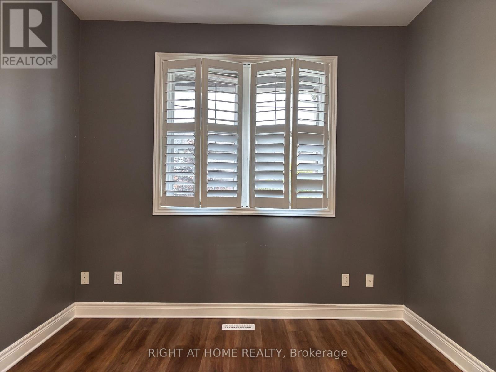 8 Glory Hill Road, St. Catharines, Ontario  L2P 0C6 - Photo 6 - X13815034