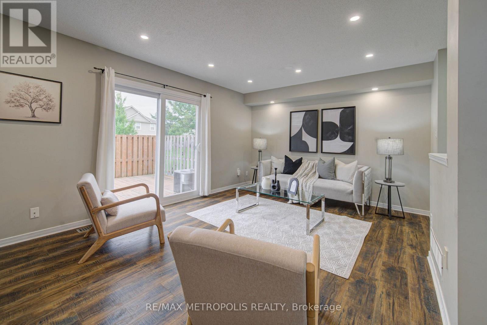 37 - 124 GOSLING GARDENS, Guelph, Ontario