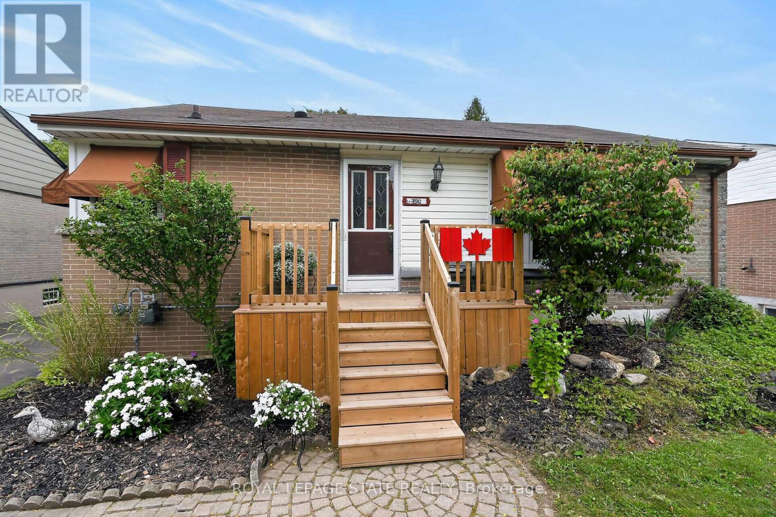 390 East 37th Street, Hamilton, Ontario  L8V 4B8 - Photo 2 - X13815072
