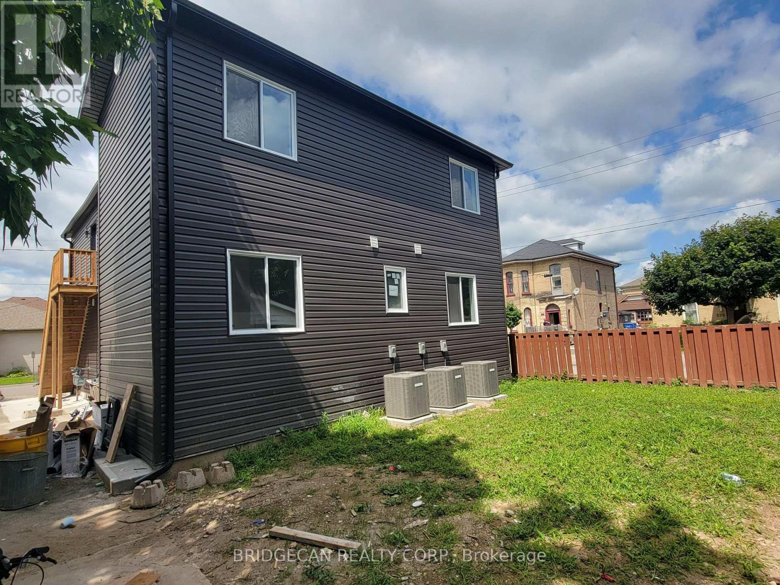 103 Peel Street, Brantford, Ontario  N3S 5M3 - Photo 2 - X13815170