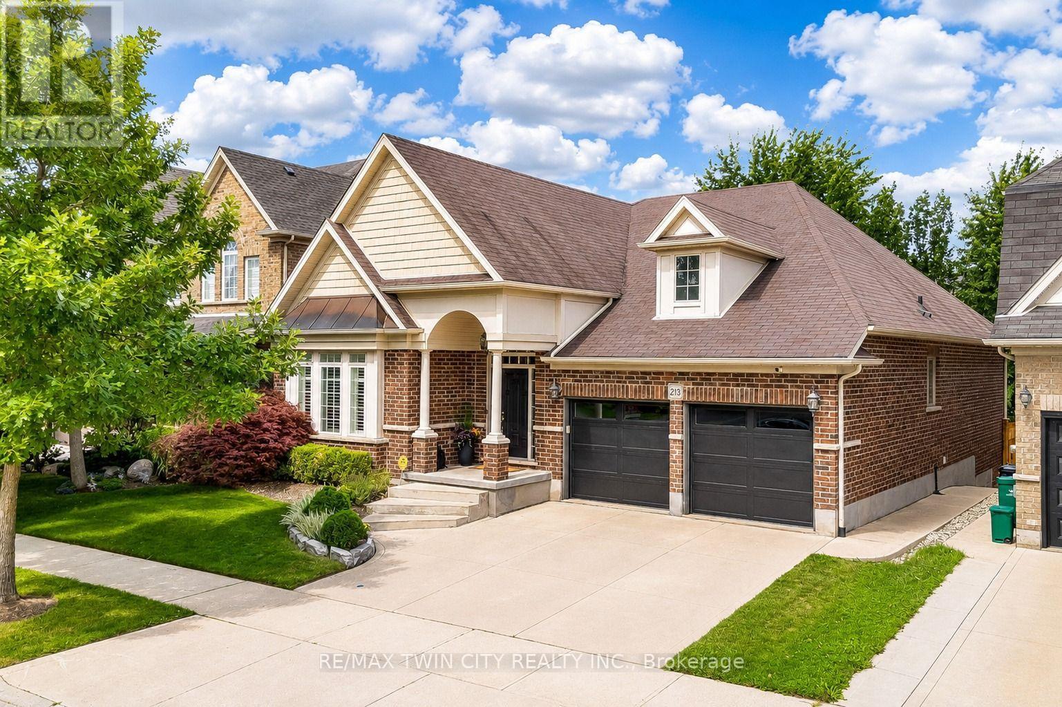 213 EDGEWATER CRESCENT, Kitchener, Ontario