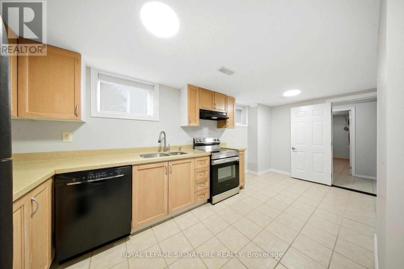 Bsmt - 85 Kenora Avenue, Hamilton, Ontario  L8E 1C3 - Photo 8 - X13815282