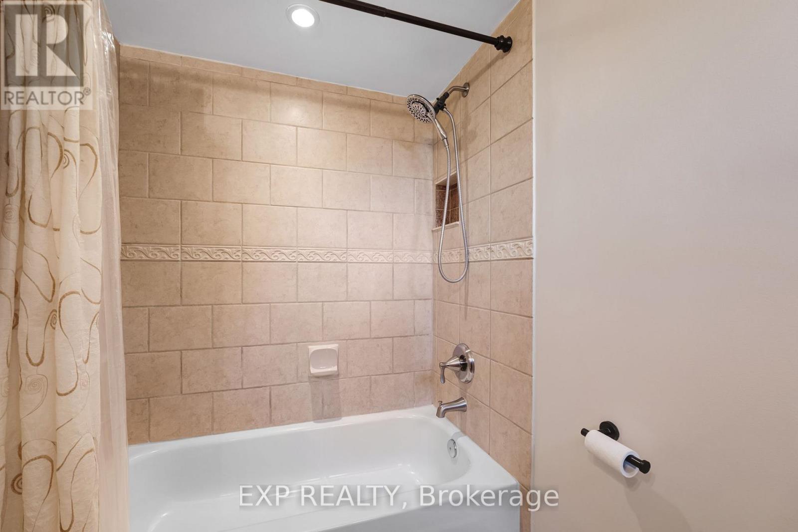70 Natanya Boulevard, Georgina, Ontario  L4P 3P7 - Photo 20 - N13779060