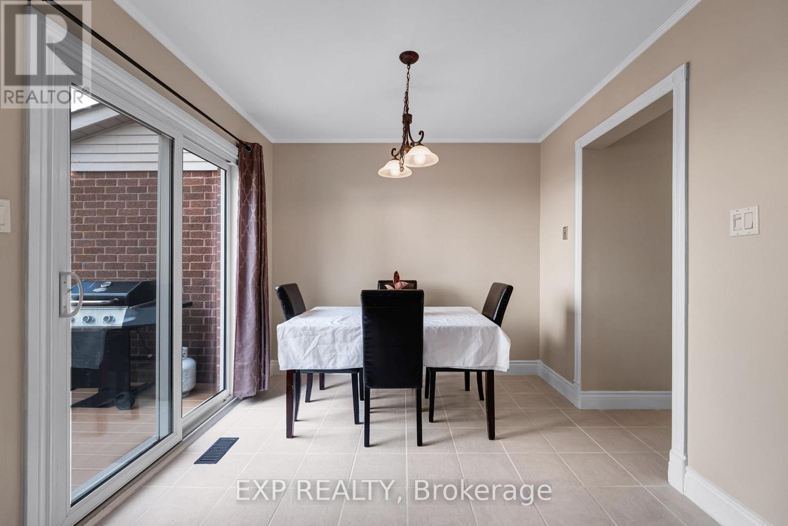70 Natanya Boulevard, Georgina, Ontario  L4P 3P7 - Photo 10 - N13779060