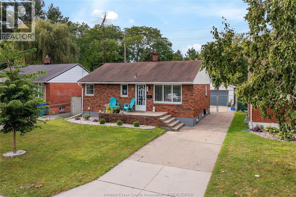 1215 CHAPPELL, Windsor, Ontario