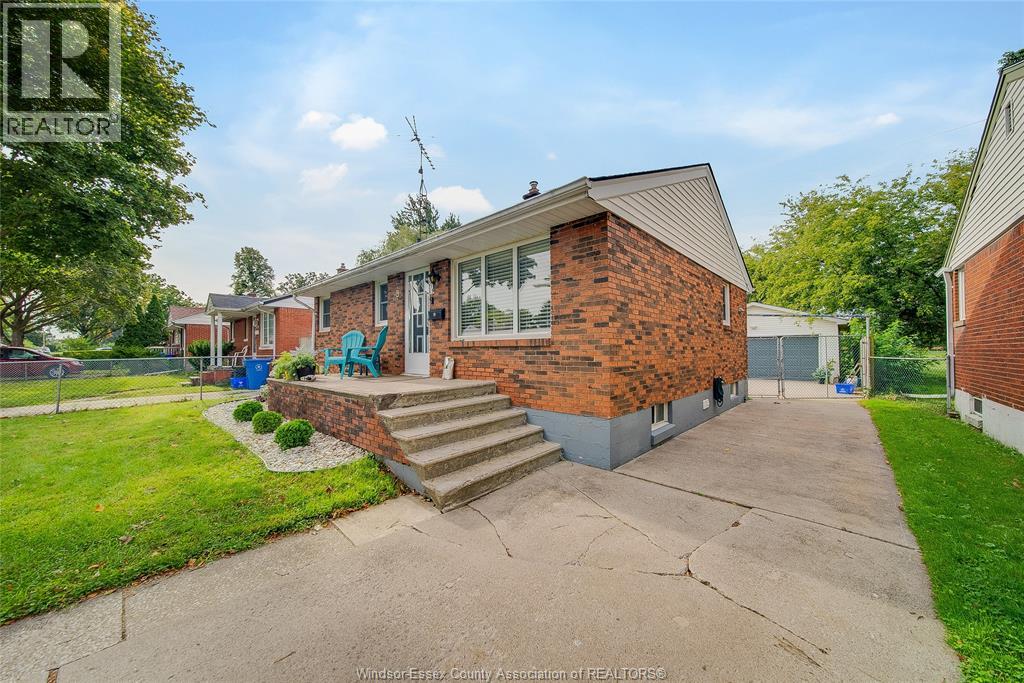 1215 Chappell, Windsor, Ontario  N9C 3C8 - Photo 4 - 26023273