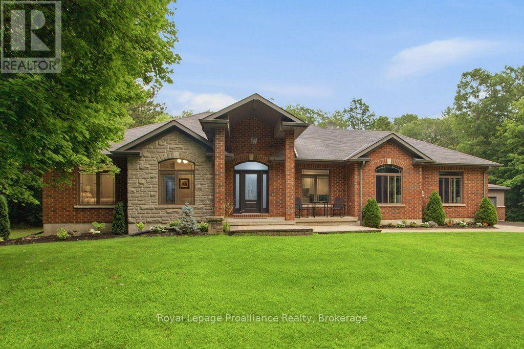 52 Oak Ridge Drive, Quinte West, Ontario  K0K 3E0 - Photo 1 - X13815394