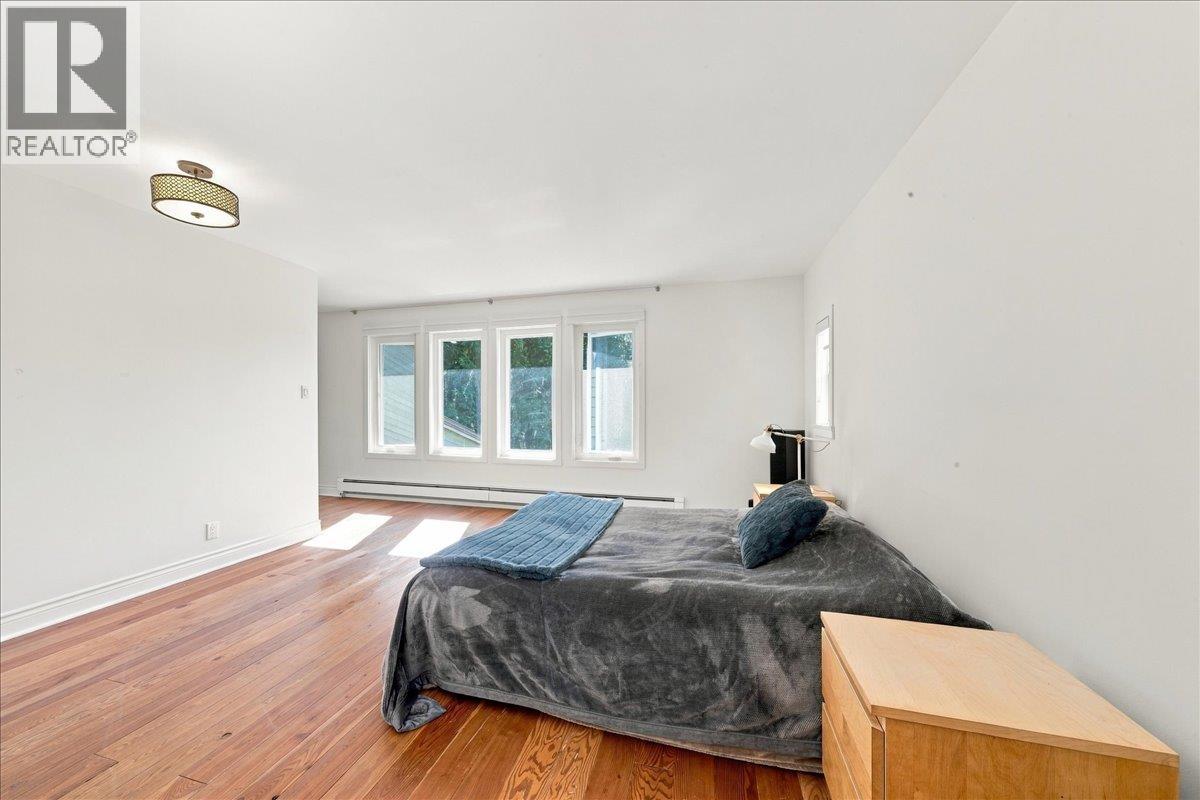 4151 Fircrest Place, North Vancouver, British Columbia  V7K 3A2 - Photo 16 - R3168139