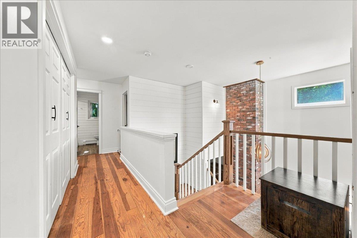 4151 Fircrest Place, North Vancouver, British Columbia  V7K 3A2 - Photo 13 - R3168139