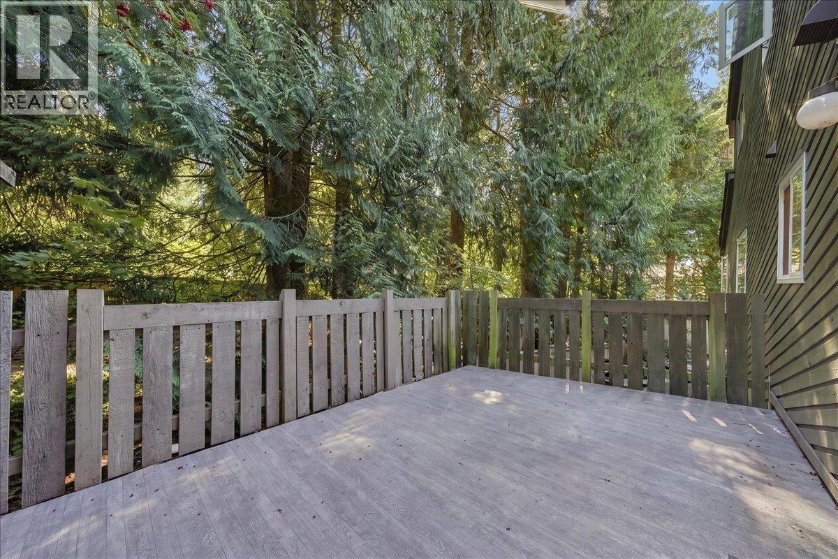 4151 Fircrest Place, North Vancouver, British Columbia  V7K 3A2 - Photo 11 - R3168139