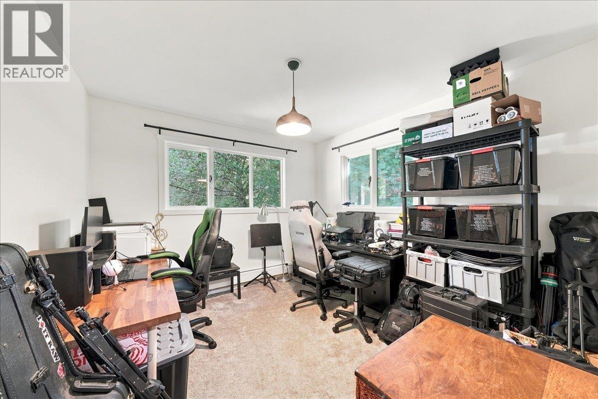 4151 Fircrest Place, North Vancouver, British Columbia  V7K 3A2 - Photo 21 - R3168139