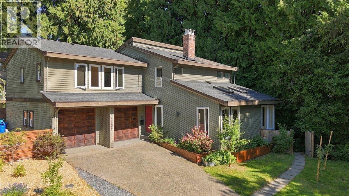 4151 Fircrest Place, North Vancouver, British Columbia  V7K 3A2 - Photo 2 - R3168139